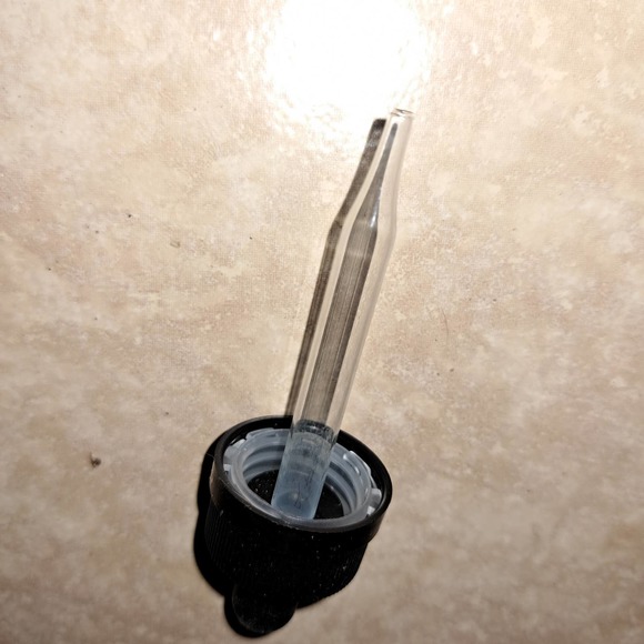 Appx 100-150 new dropper lids - Picture 2 of 4